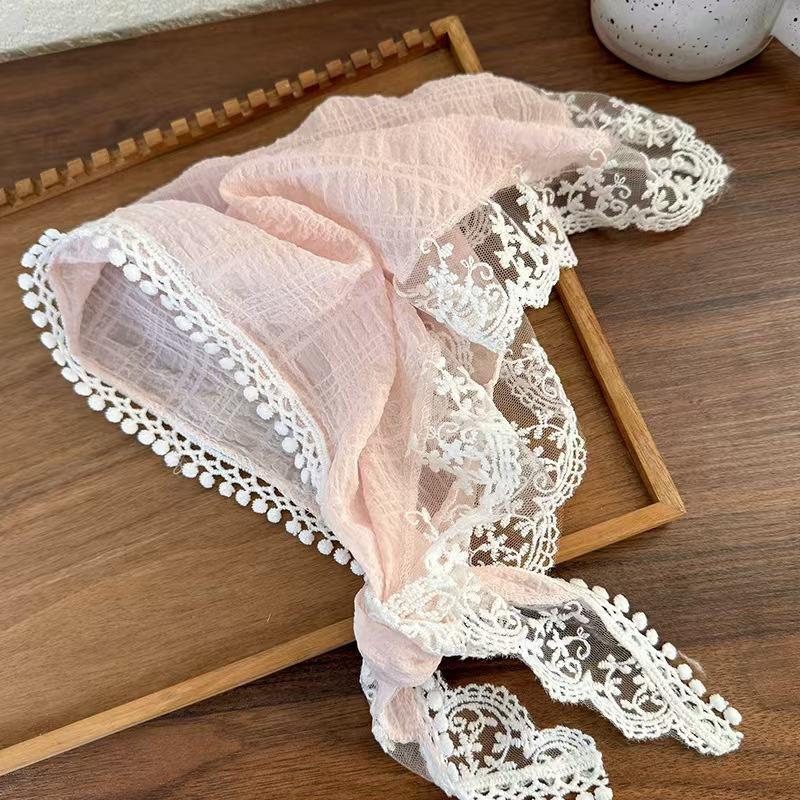 Lace Scarf Headband Women Non Slip Floral Lace Hair Kerchief Head Scarf Chic Lace Triangle Hair Wrap Fashion Accessory Bandana