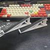 Tastatur-Erhöhung: Rutschfester Schrägständer & Ablagefach
