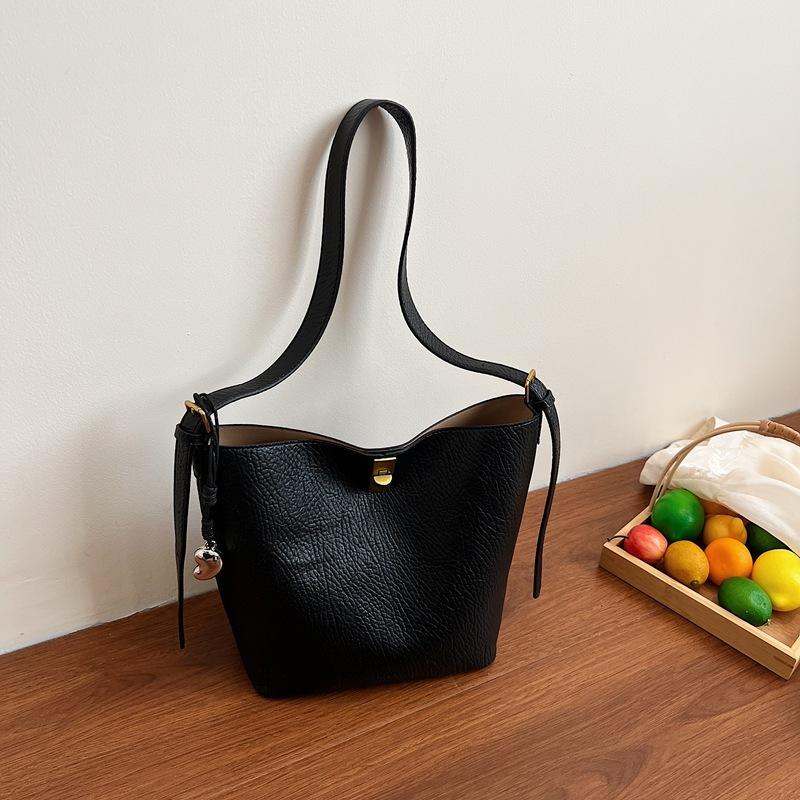 New Spring and Summer New Large-capacity Shoulder Bag Bucket Bag Fashionable Versatile Casual Underarm Bag Women