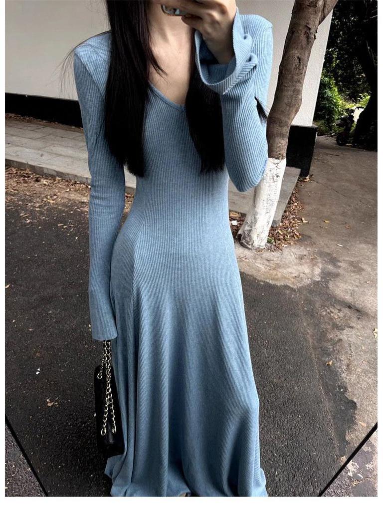 2026 New French Knitwear Coat Dress - Women's Spring Design, Waist-Cinching, Fitted, Long Dress