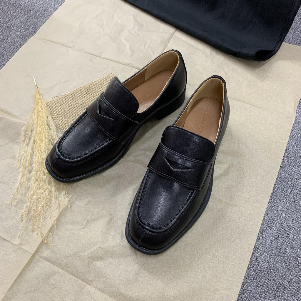 Wang Xiaodu has the same Persian desert retro leather one-pedal loafers for women's new handmade small leather shoes and single shoes.