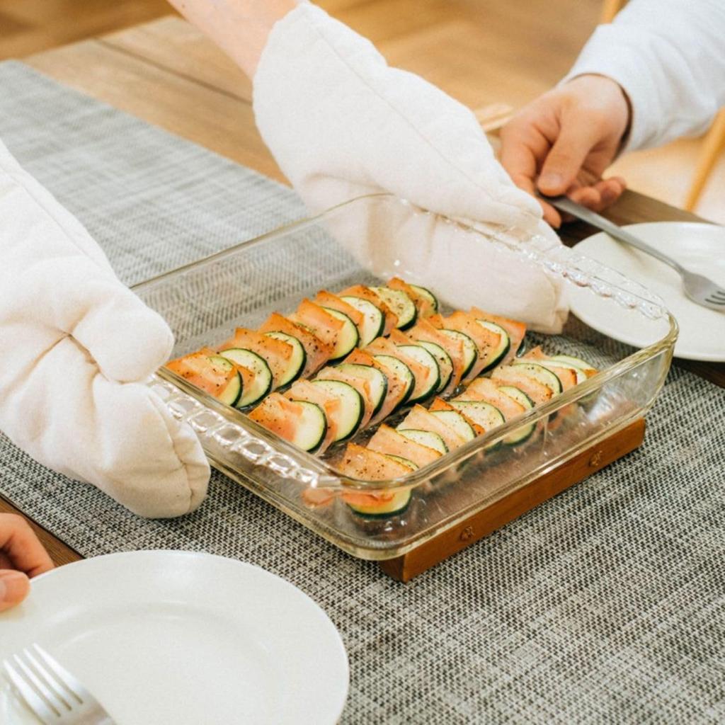 Vas Pătrat din Sticlă HARIO 1300mL BUONO Vas de Gratin pentru Bucătărie Fabricat în Japonia Transparent Rezistent la Căldură HKOZ-130-BK