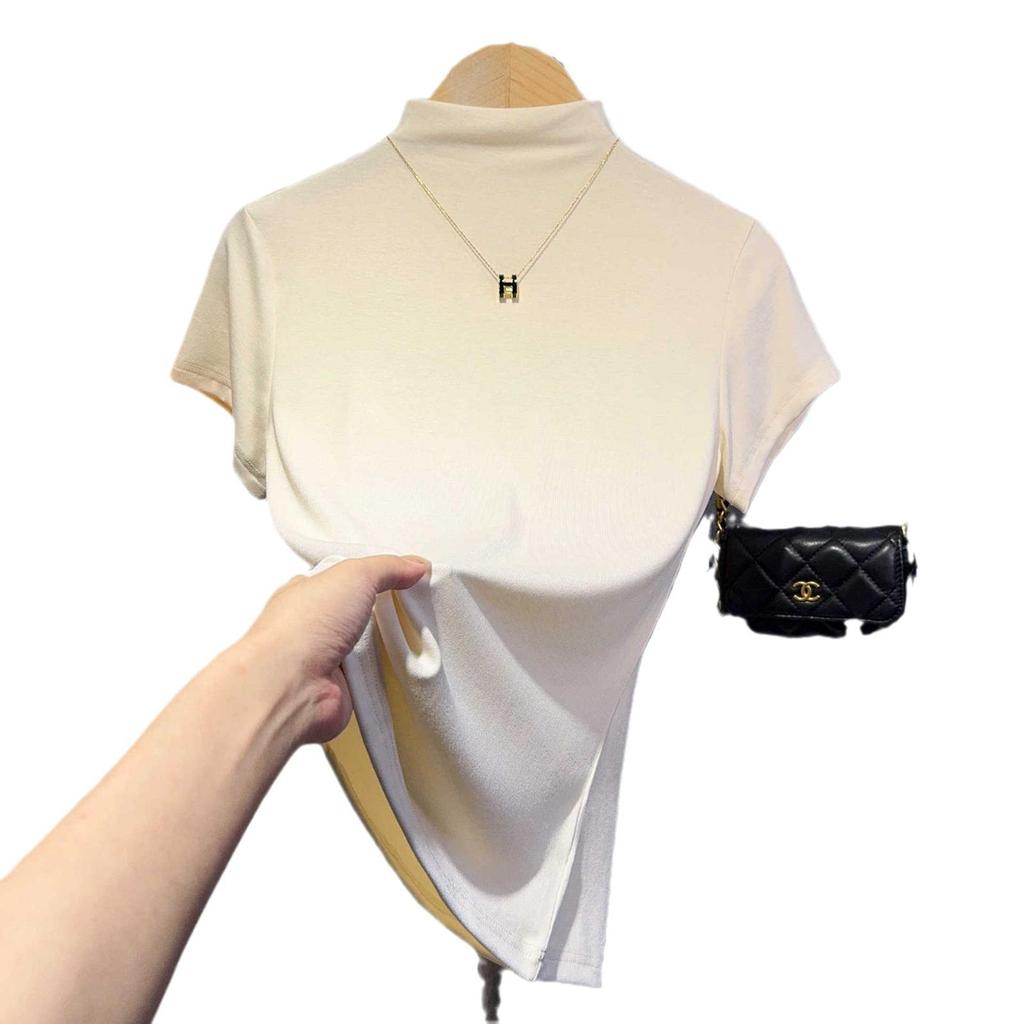 Damen 2024 Sommer Modisches Schwarzes T-Shirt: Gerippter Halbhoher Kragen, Kurze Ärmel, Reguläres Schulteransatz-Design