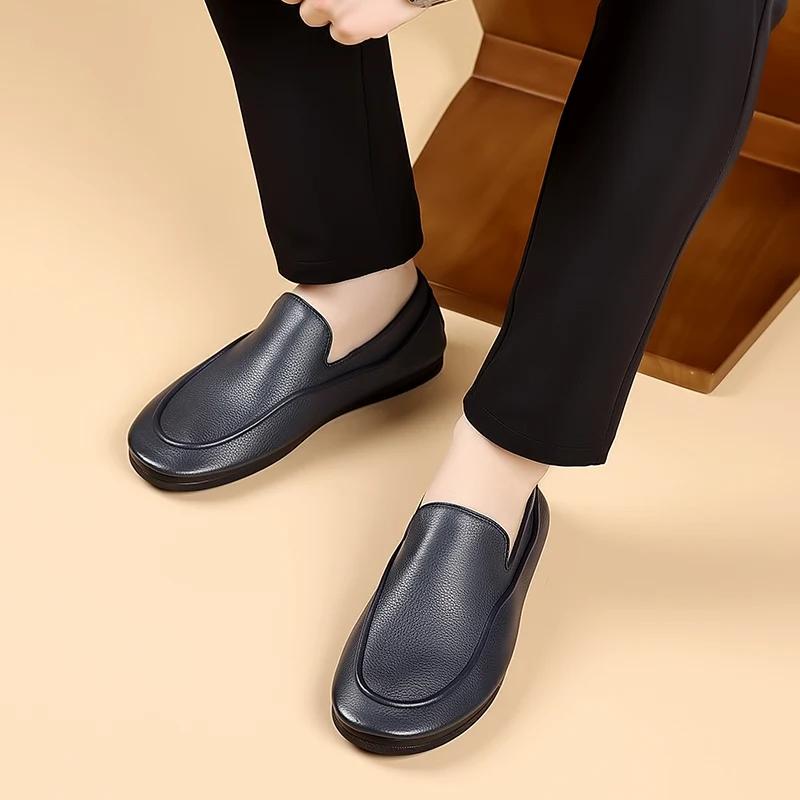 Fashion 2025 New Genuine Leather Men Walking Shoes Casual Business Formal Shoes Fashion Designer Comfy Dress Loafers Driving Lazy Shoes