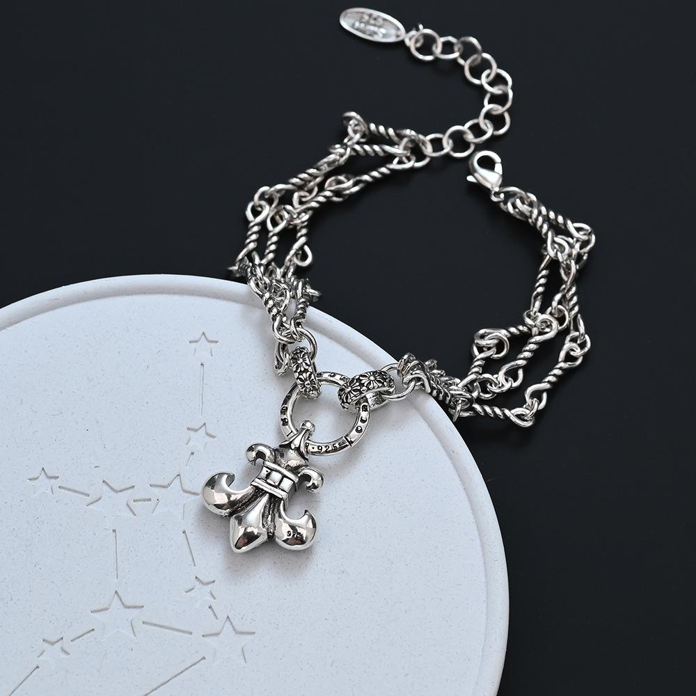 Fashionable Retro Bear Diamond Bracelet - Women's Unique High-End Charm