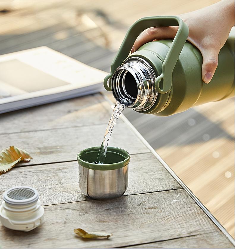 

Outdoor Thermos Portable 304 Stainless Steel Vacuum cup Thermal insulation cup Leak-proof Water Bottles 1500ML Large capacity 1500ML белый