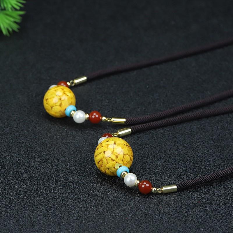 Red Agate Cinnabar Acacia Bean Necklace with Cat's Eye Gold Thread Clavicle Chain.
