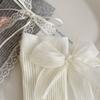 Wiosenne i letnie lekkie, jednokolorowe skarpetki Lolita do połowy łydki dla kobiet, słodkie skarpetki frotte z koronkową siateczką i kokardką