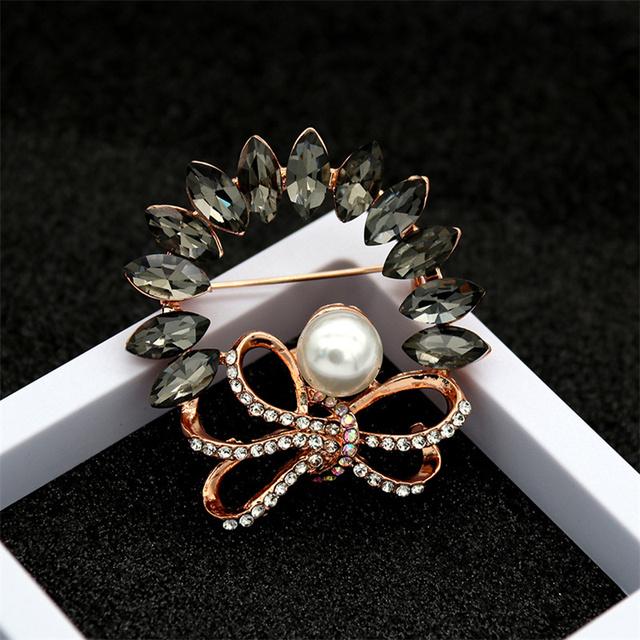 Voguish Fashionable Corsage Temperament Crystal Stone Garland Brooches Women  S High End All Match Suit Coat Pin AccessoriesFashion Jewelry