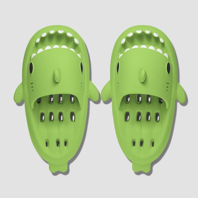 Divat Comwarm üreges cápacsúszdák nőknek Férfiak aranyos rajzfilm otthoni papucsok fürdőpapucsok kültéri szerelmesek strandon vastag alsó papucsok