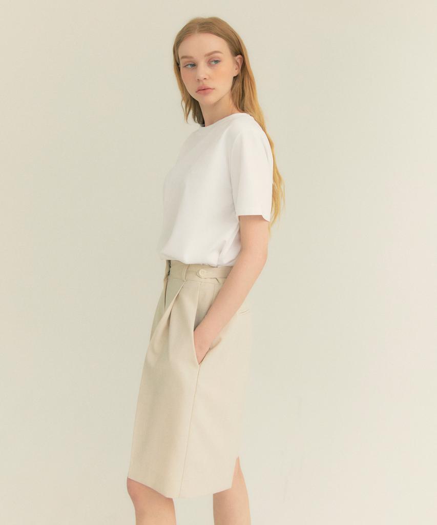 THEFRHT Two-Button Single-Pleat Bermuda Shorts Ivory