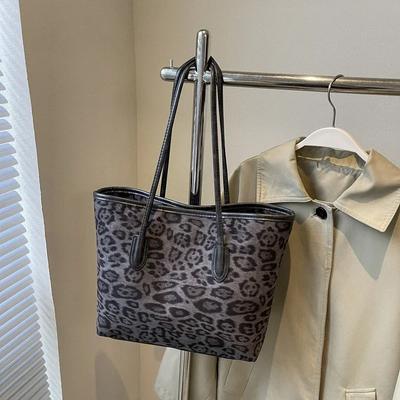 Leopard Print Casual Women's Shoulder Bag Fashionable  Tote Bag  Zipper Women's Shoulder Bag