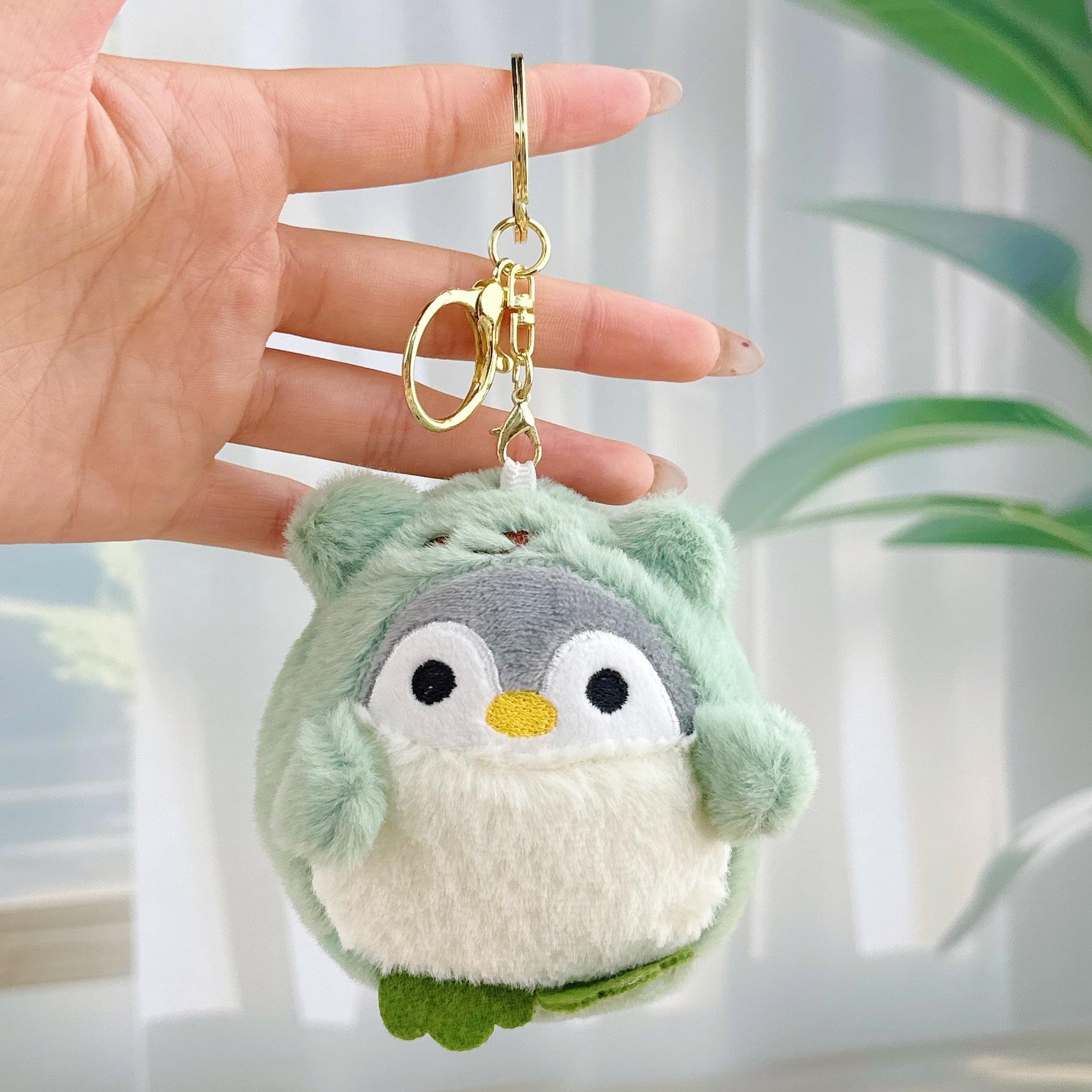 Cartoon Cute Dress-up Penguin Figurine, Douyin Style Dress-up Little Penguin Plush Toy Pendant 10 cm зелёный