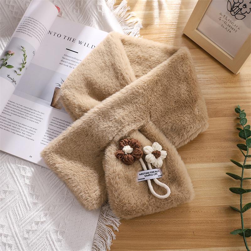 Japanese cute cartoon flower cross scarf autumn and winter warm neck protection small fresh scarf student couple versatile