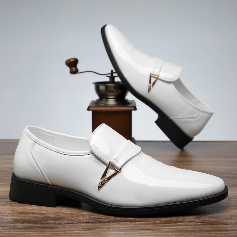 Fashion New White Brown Loafers Men's Pointed Patent Leather Casual Shoes Wedding Dress Homecoming Footwear Zapatos Hombre