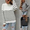 Maglione da donna alla moda a collo alto con cerniera sul petto e righe