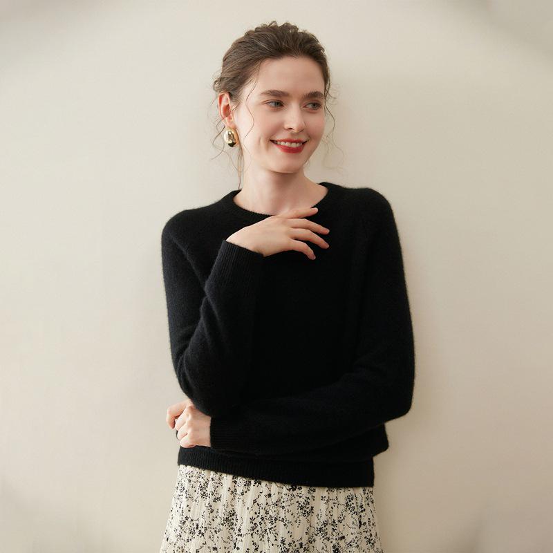 Women's Pure Cashmere Sweater - Round Neck, Loose Fit, Thickened Knit Base Layer with Raglan Sleeves, Skin-Friendly for Autumn/Winter.