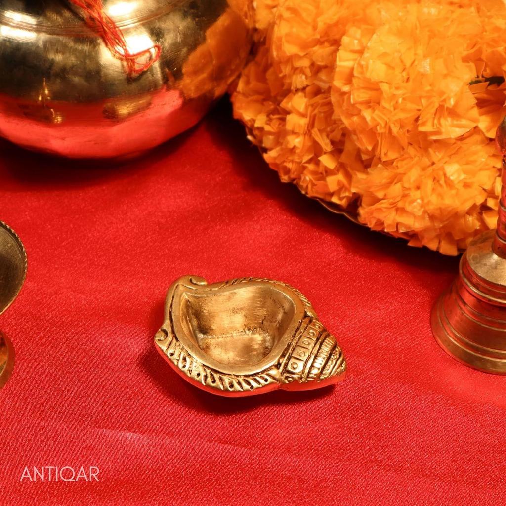 Brass Shankh Shape Diya – 2.5 Cm | Antique Golden Finish | Handcrafted Pooja Diya