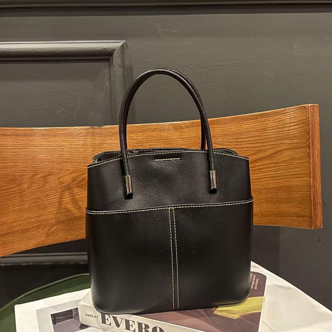 

Vintage Classic Leather Women s Bag 2026 New Bucket Bag Fashionable