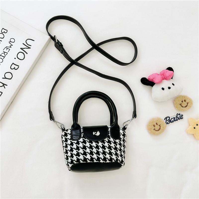 

Stylish Korean Striped Shell Handbag For Kids Fashionable Girls Accessory In Cute Colors Black
