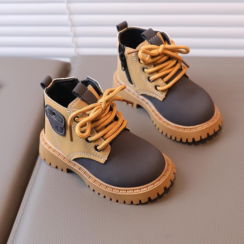 

Красивые повседневные универсальные удобные нескользящие короткие ботинки с цветной строчкой и боковой молнией для мальчиков и девочек, кожаные ботинки 21