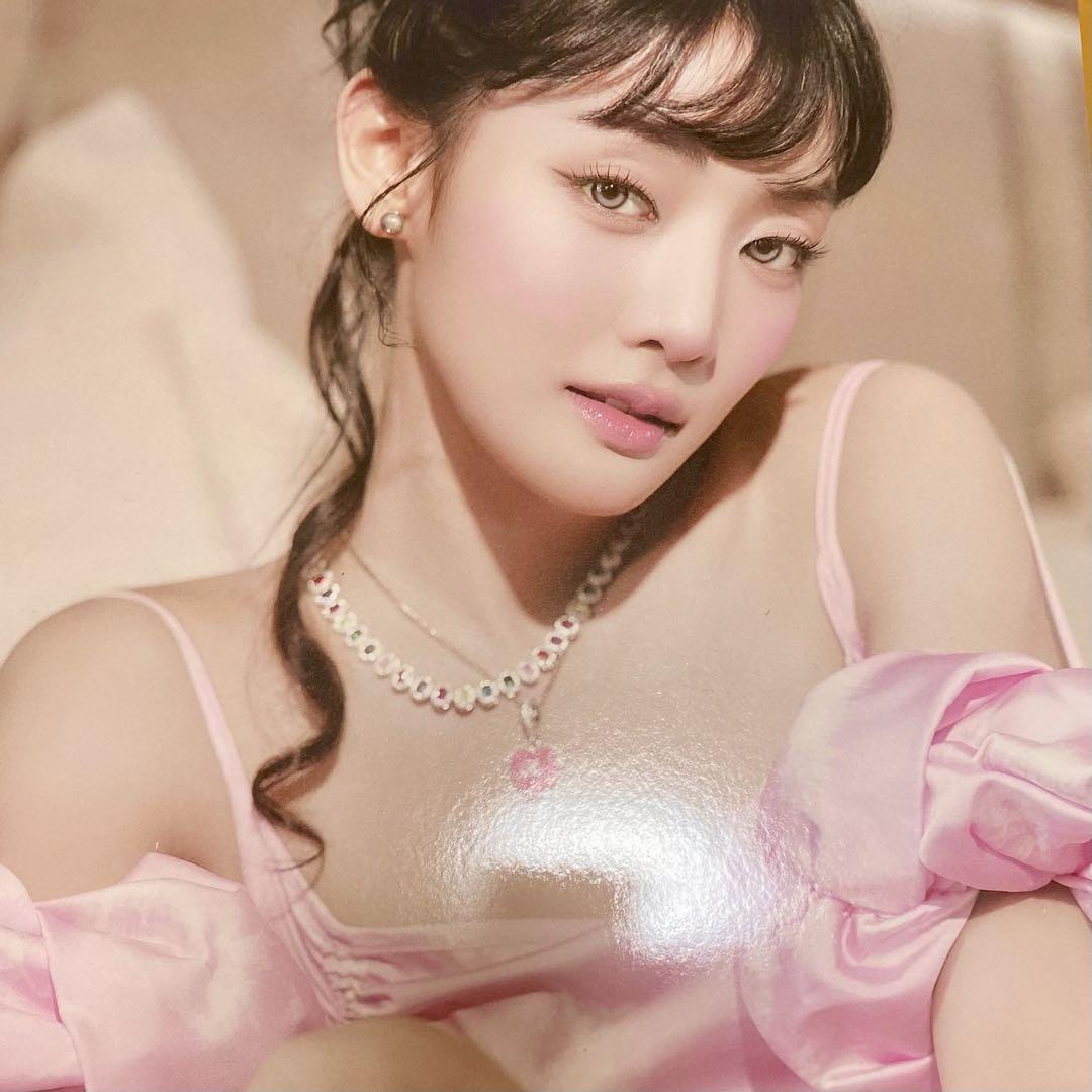 

[USED] I-DLE idol Minnie Her album record LP