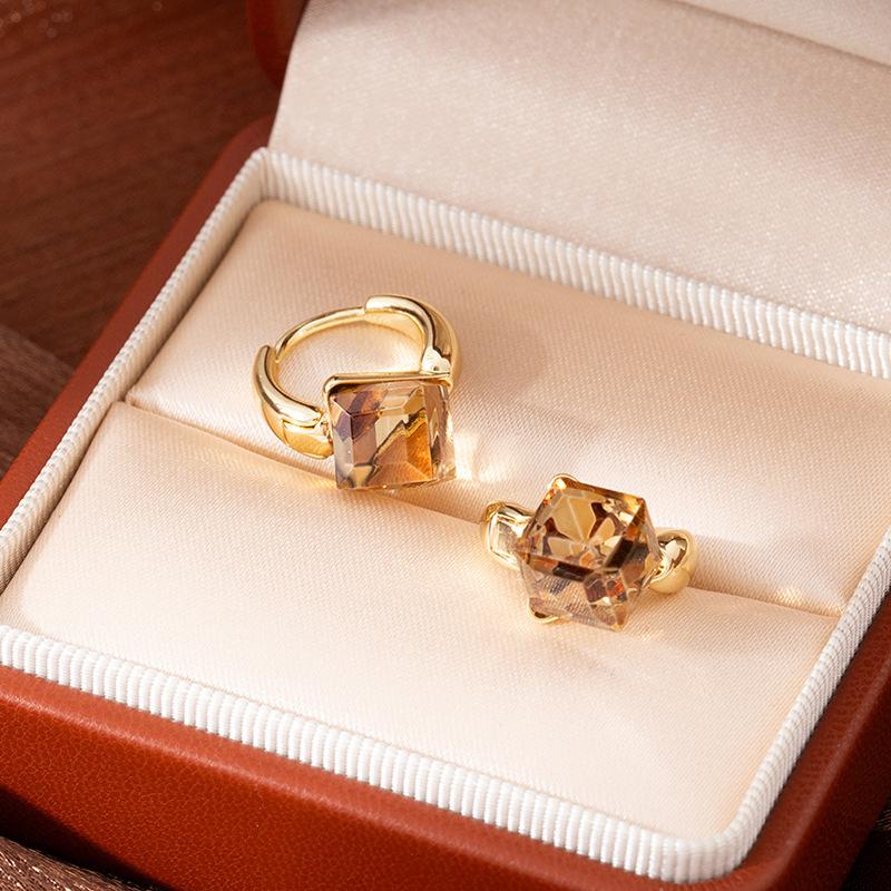 Exquisite Amber Square Ear Buckle, Fresh And Versatile Sugar Cube Crystal Earrings, Women'S Niche Design, Great-Looking Ear Jewelry