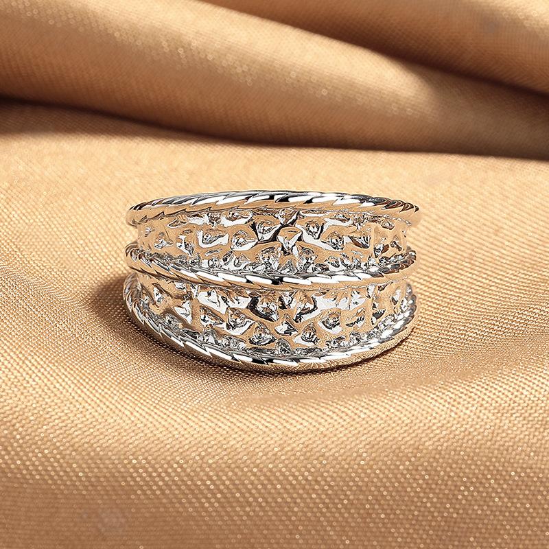 2026 Anello Design di Nicchia Anello Elemento Anello Texture Pieghettata Irregolare Faccia Larga Semplice Anello per Dito Indice Aperto Gioielli da Donna
