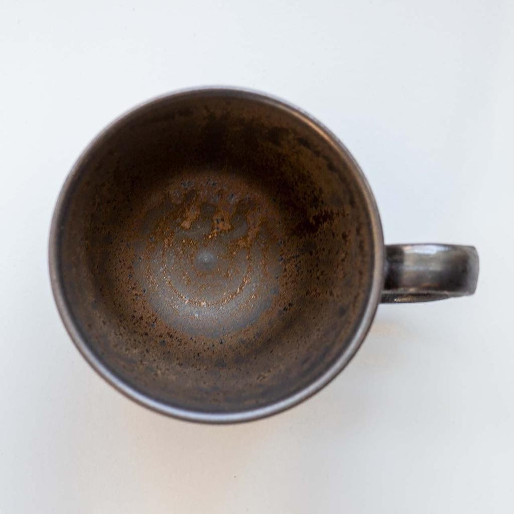 Wired Beans Wired Beans Mugg för att hålla livet ut Shigaraki-keramik guldfärg svart mugg 240ml i inhemsk cederträask