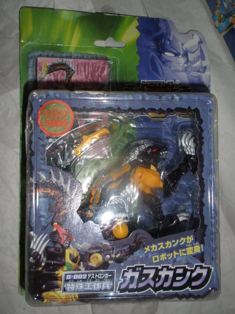 Transformers Car Robot Gas Skunk Destronger