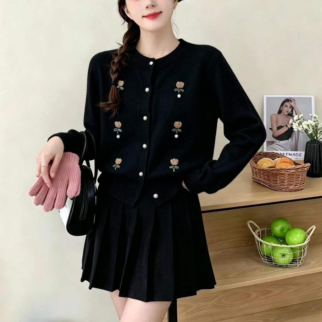 Sweet Floral Knit V-Neck Cardigan - Korean Design for Autumn/Winter