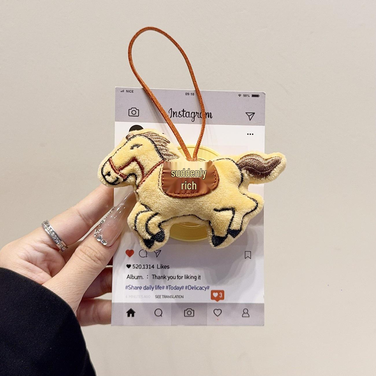 Get Rich Quick Horse Plush MagSafe Magnetic Phone Holder: Retractable & Foldable Design with Strong Airbag