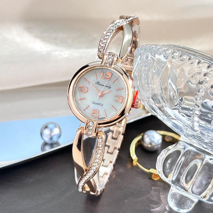 

Роскошные часы женские маленькие круглые модные наручные часы элегантные инкрустированные бриллиантами повседневные женские часы-браслеты Reloj Para Mujer