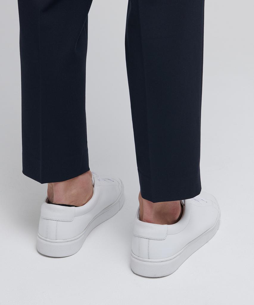 Musinsa Standard Carrot Hidden Banding Crop Slacks [Navy]