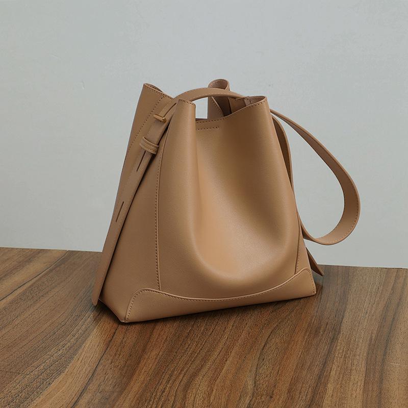 Niche New Women's Bag Crossbody Bag Versatile Leather One-shoulder Large-capacity Commuter Bucket Bag