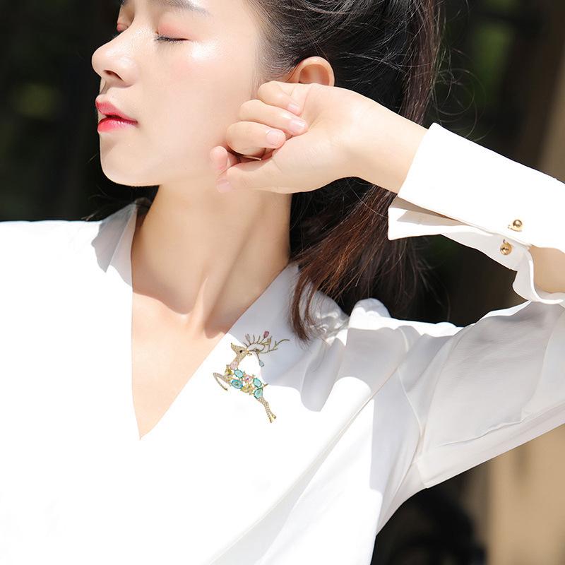 Bo Xin Yun Colorful Crystal Deer Brooch - Exquisite Plum Blossom Design for Women's Fashion Accessories