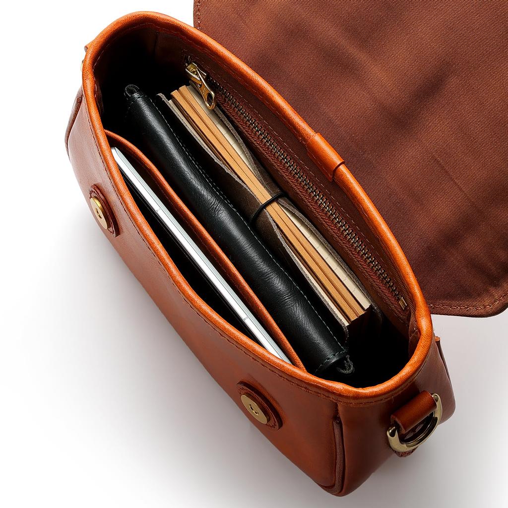 IJUN Vintage Mini-Schultertasche für Damen - Handgefertigte Crossbody-Tasche aus pflanzlich gegerbtem Leder, Größe Klein (Orange)