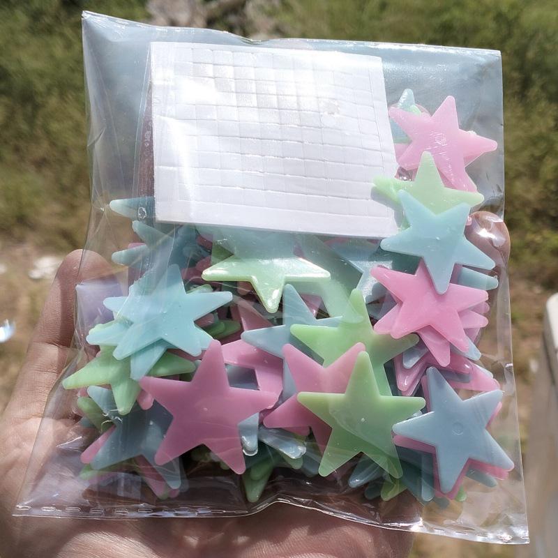 100-Piece 2-3cm Fluorescent 3D Star Wall & Refrigerator Glow Stickers