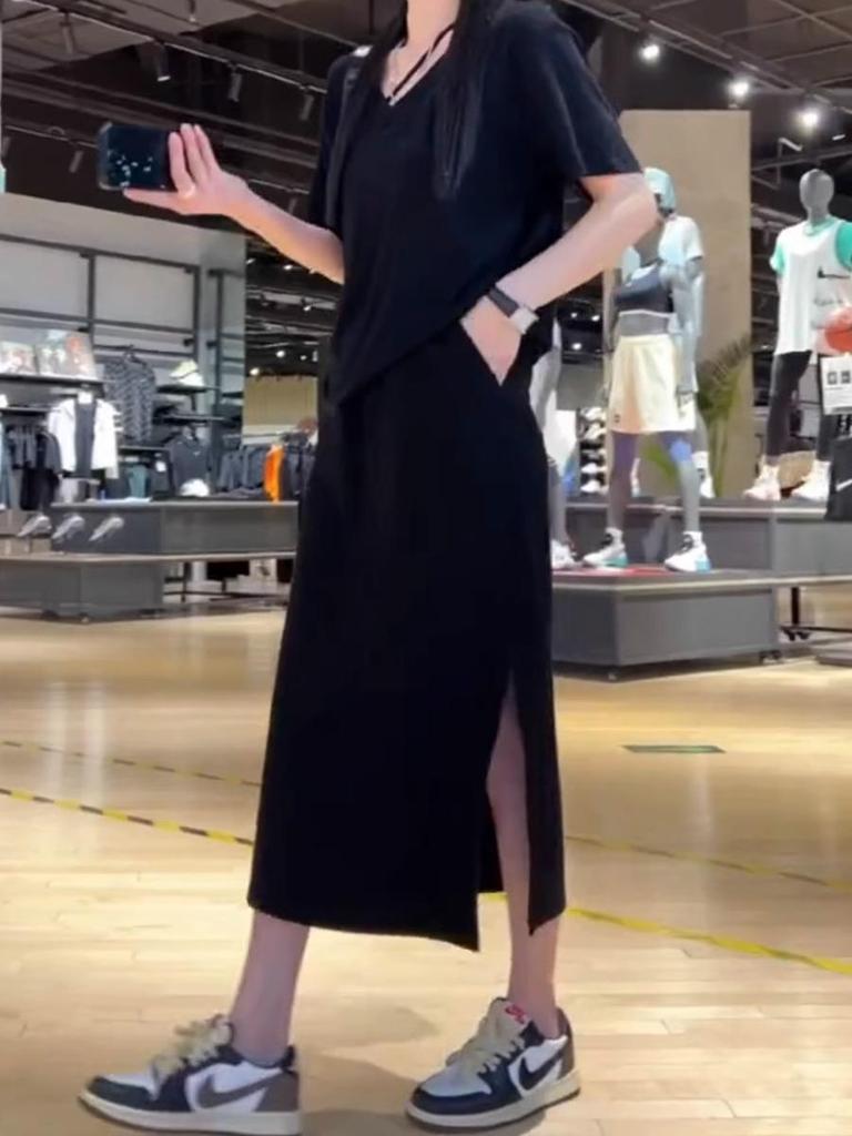 2025 Koreanischer High-Waist Schwarzer A-Linien Schlitzrock für Damen - Slim-Fit & Figurumschmeichelnd für Birnenförmige Körper