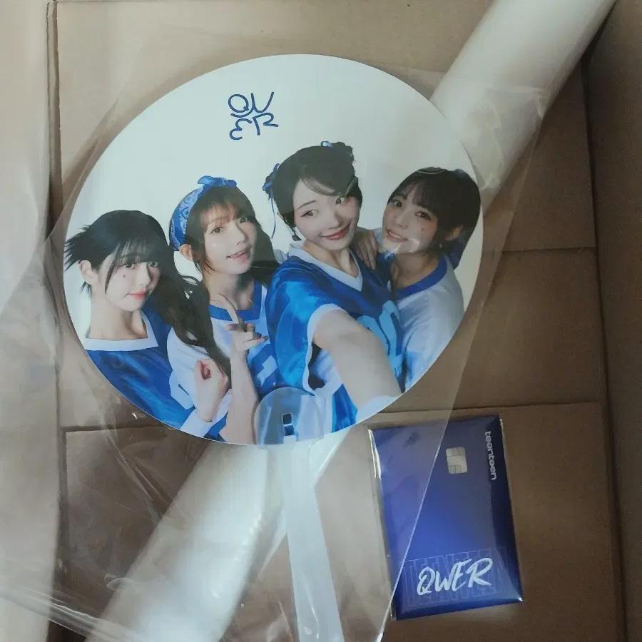 

Qwer Woori Bank Tintin Card Sealed Merchandise Set Is On Sale!