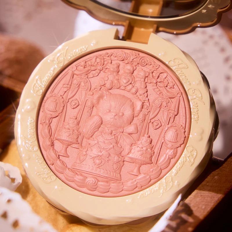 FLOWER KNOWS THE SWEETIE BEAR Rouge Seiden-Satin-Rougepuder Für Wangen Kontur Gesicht Für Ein Natürliches Mattes Finish Veganes Make-up