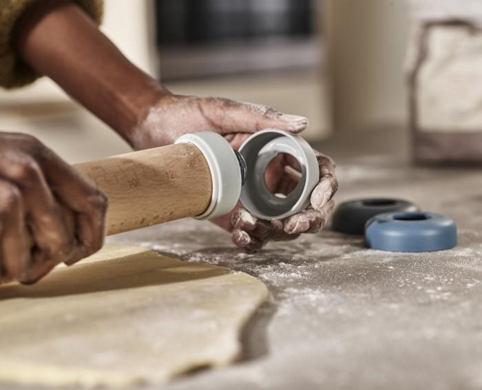 Sky Joseph Joseph Wooden Rolling Pin with Adjustable Thickness Measure