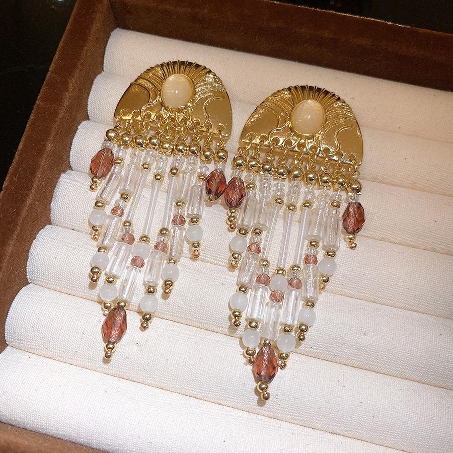 

Medieval style silver needle pearl fringed earrings European and American retro court style temperament earrings light luxury high-end earrings women
