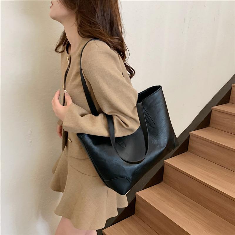 New High-end Tote Bag Women's 2025 Large-capacity Popular Autumn Commuter Bag Fashionable Shoulder Bag
