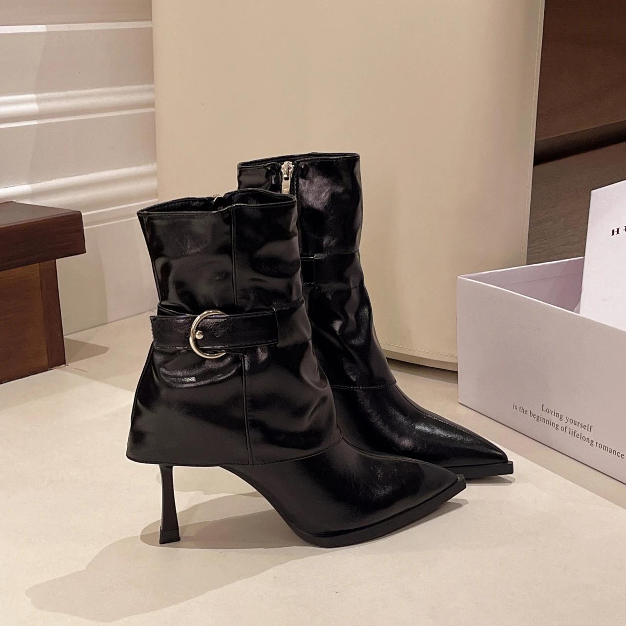 

Ботильоны челси на высоком каблуке, женские кожаные туфли с острым носком, женские зимние трендовые туфли 2025 года, новые сексуальные модные туфли-лодочки для снега 40 чёрный