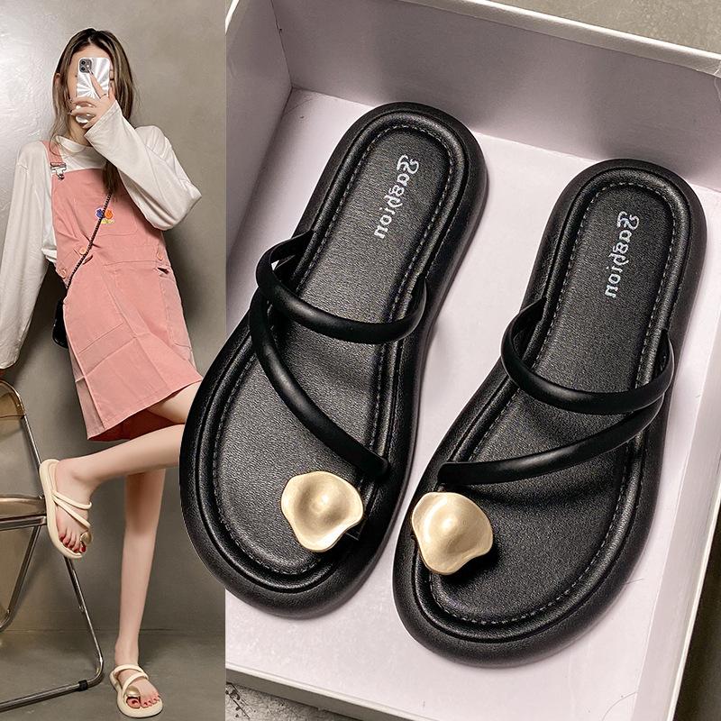 Super Fire Cover Toe Cool Slippers Women's New Summer Korean Versatile Flat-bottomed Vacation Casual Beach Shoes