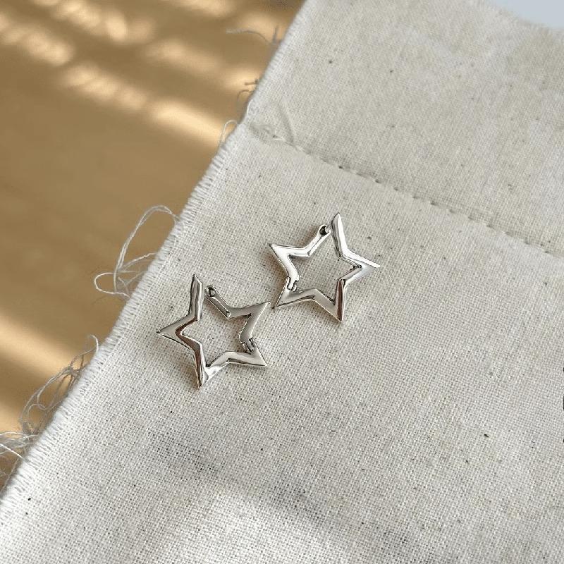 Nové jednoduché duté náušnice ve tvaru hvězdy pro ženy, niche osobnost, denní, univerzální doplňky, šperky, dárky