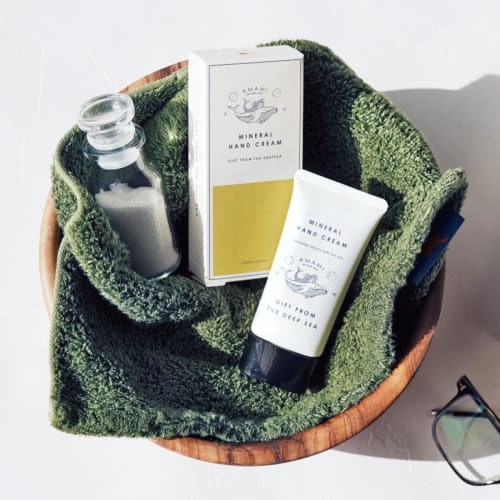 

Acol Mineral Hand Cream, 50g (1 box), Moisturizing, Additive-Free, Paraben-Free, Made in Japan