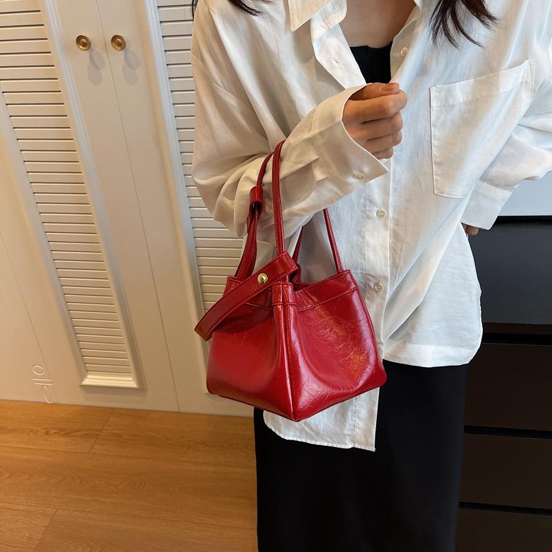 Nová špičková a dobře vypadající dárková taška k narozeninám pro ženy, taška přes rameno, taška crossbody, módní, jednoduchá a všestranná