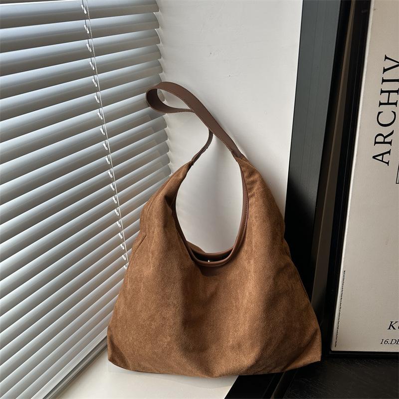 

New Retro Matte Tote Bags for Women Large Capacity Shoulder Bags Texture Leisure and Versatlie Office Commuter Storage Bags